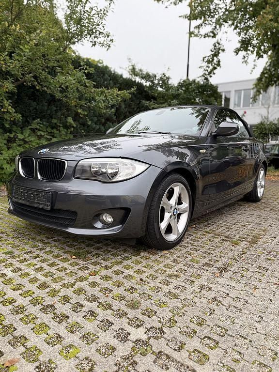 Grau Gebraucht 2012 BMW 118 Cabriolet Cabrio | 5.950 € (Fairer Preis) - Bild 1/4