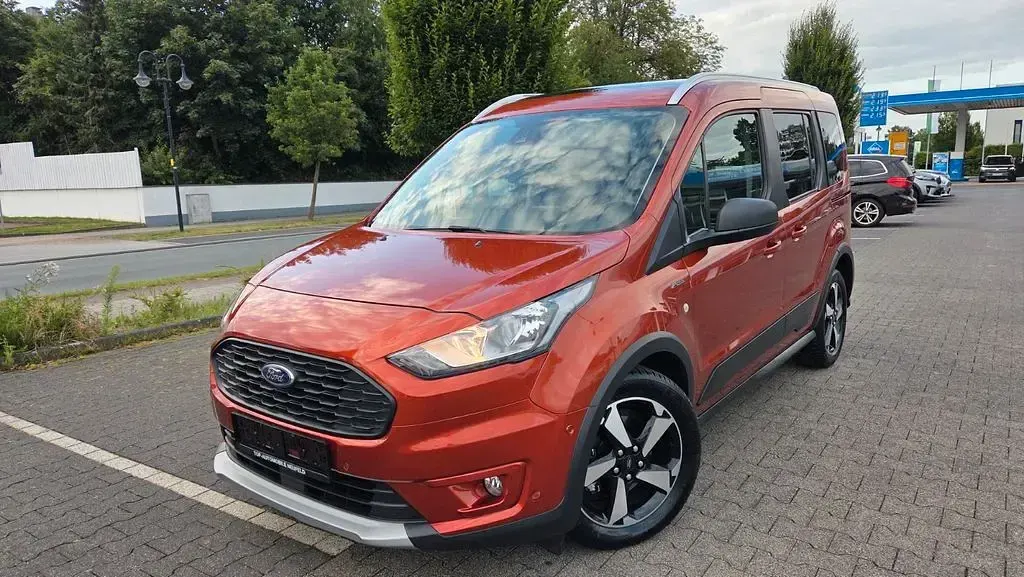 Gebraucht Ford Tourneo Active 120 PS (88 kW) 2021 Orange Van / Kleinbus