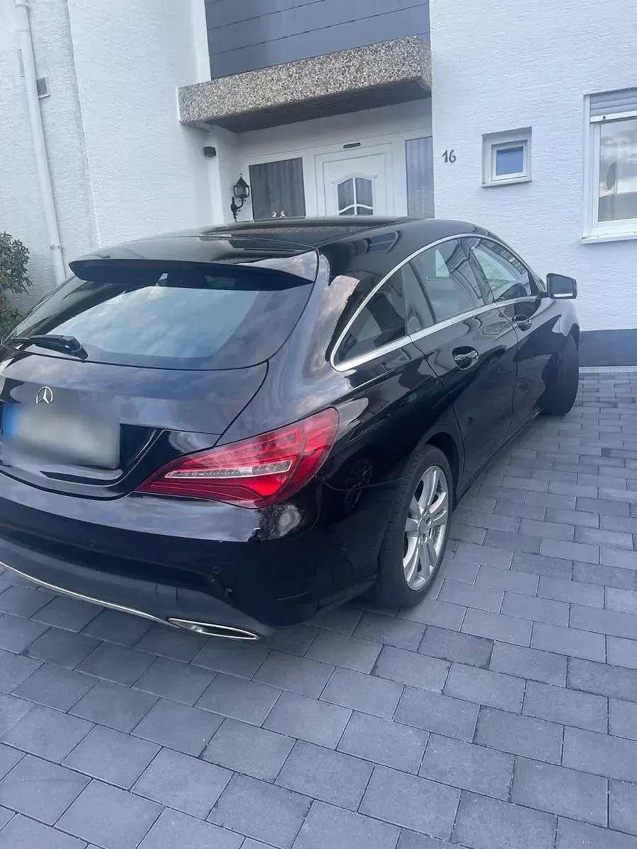 Gebraucht Mercedes CLA200 Shooting Brake 136 PS (100 kW) 2016 Schwarz Kombi