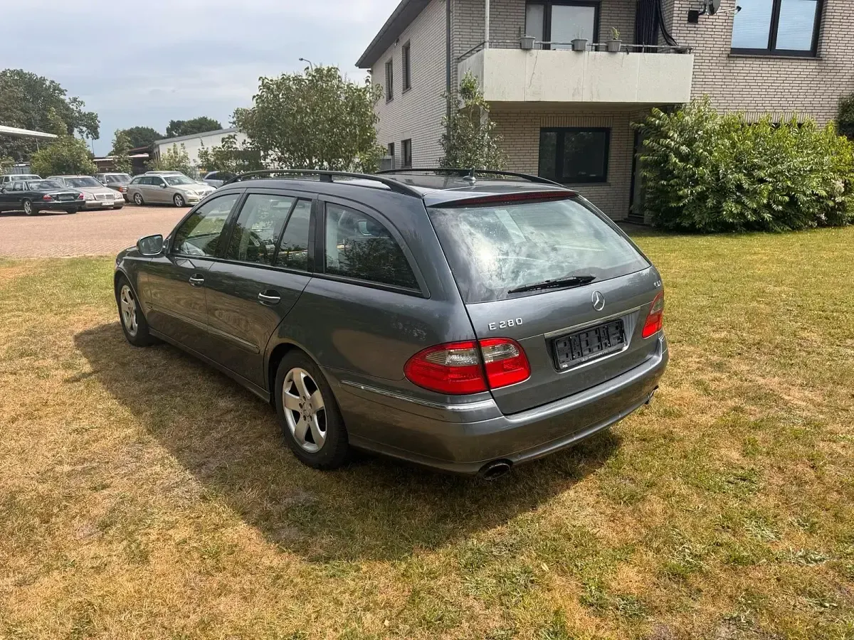 Gebraucht Mercedes E280 Elegance 190 PS (139 kW) 2008 Grau Kombi