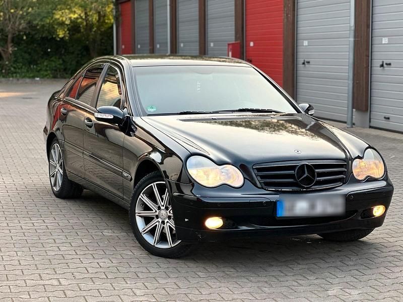 Schwarz Gebraucht 2003 Mercedes C180 Limousine | 1.100 € (Superpreis) - Bild 1/4