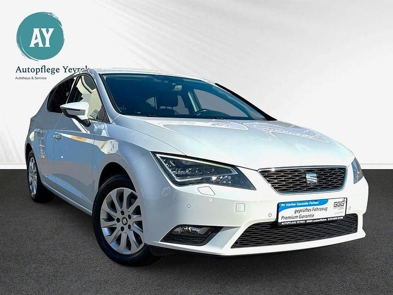 Weiß Gebraucht 2016 Seat Leon CONNECT Limousine | 12.950 € (Fairer Preis) - Bild 1/4