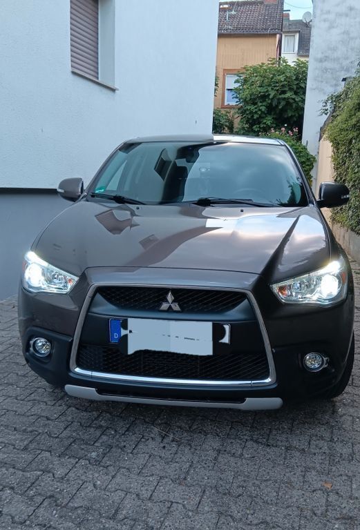 Braun Gebraucht 2011 Mitsubishi ASX Edition SUV | 8.800 € (Fairer Preis) - Bild 1/4