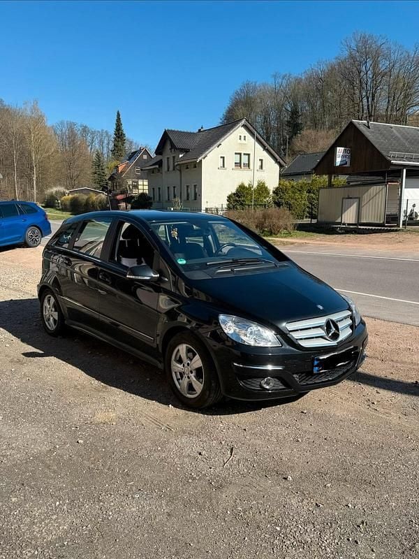 Gebraucht Mercedes B180 116 PS (85 kW) 2011 Schwarz Van / Kleinbus