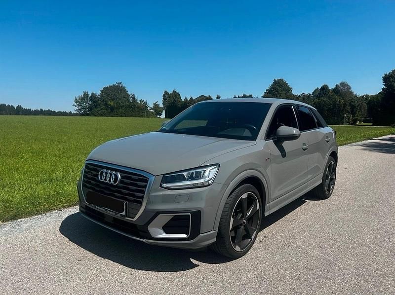 Grau Gebraucht 2018 Audi Q2 S-Line SUV | 20.500 € (Fairer Preis) - Bild 1/4