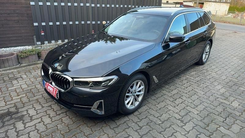 Gebraucht BMW 520 190 PS (139 kW) 2022 Schwarz Kombi
