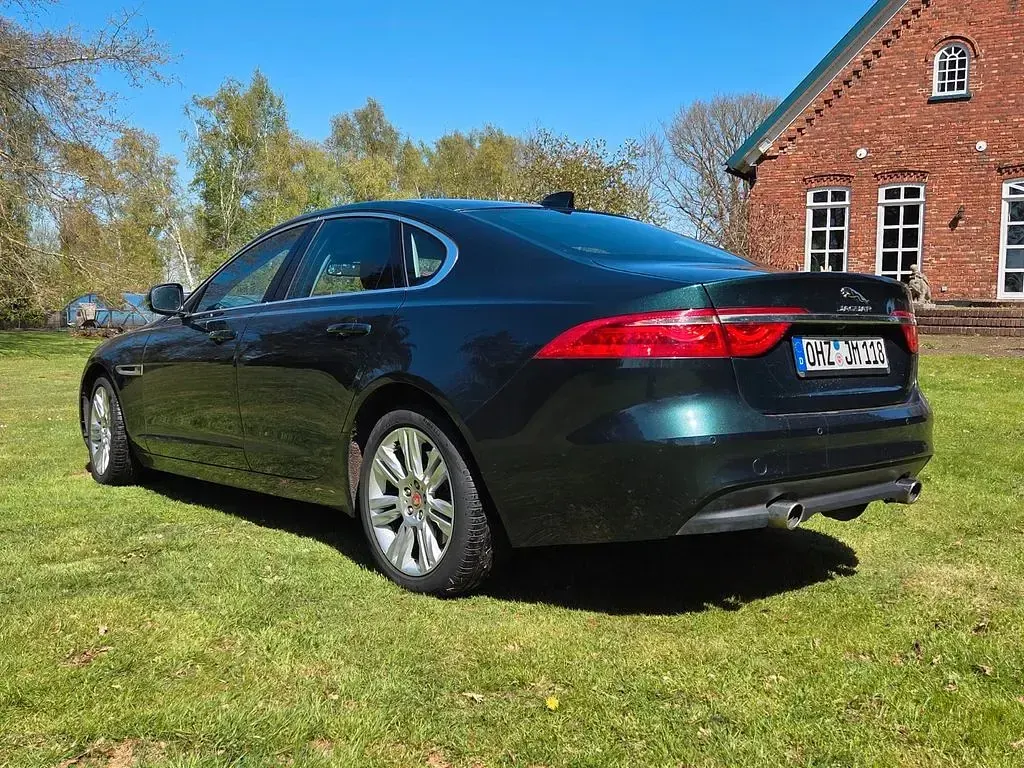 Gebraucht Jaguar XF Prestige 300 PS (220 kW) 2017 Grün Limousine