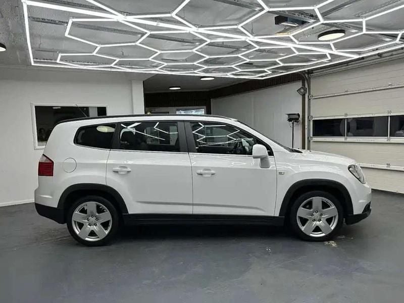 Gebraucht Chevrolet Orlando LT 163 PS (119 kW) 2012 Weiß Van / Kleinbus