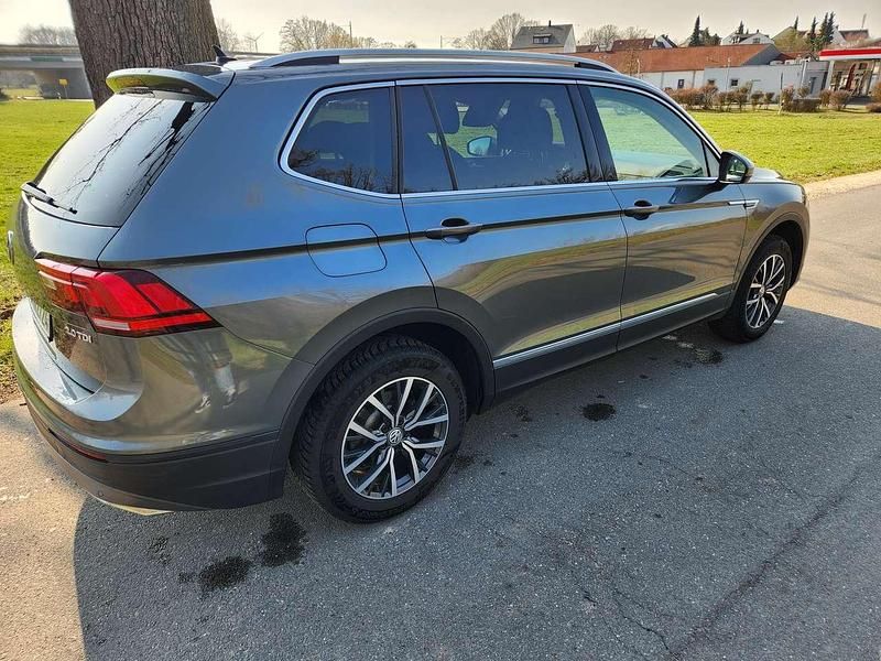 Gebraucht VW Tiguan Allspace Comfortline 150 PS (110 kW) 2019 Grau SUV