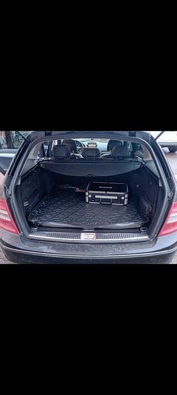 Gebraucht Mercedes C250 204 PS (150 kW) 2009 Schwarz Kombi
