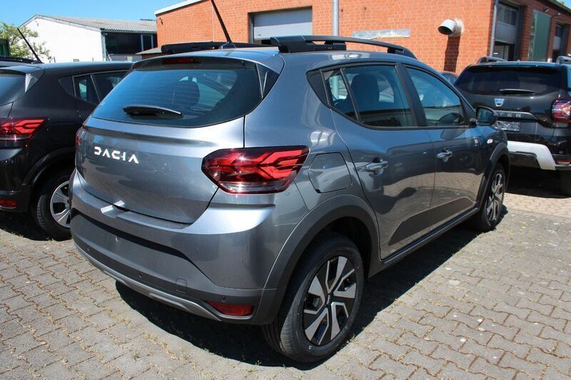 Neu Dacia Sandero Expression 91 PS (66 kW) 2025 Grau Kleinwagen