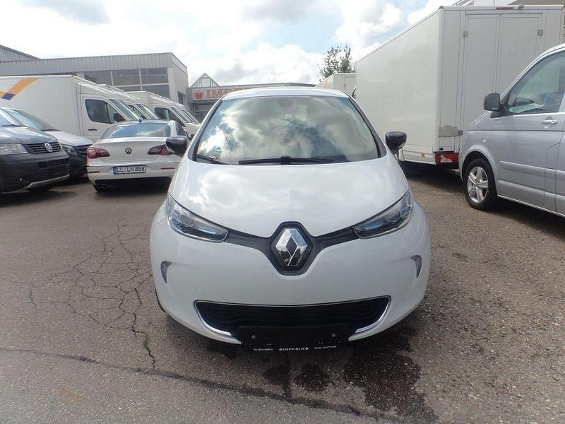 Weiß Gebraucht 2016 Renault Zoe Intens Kleinwagen | 5.999 € (Guter Preis) - Bild 1/4