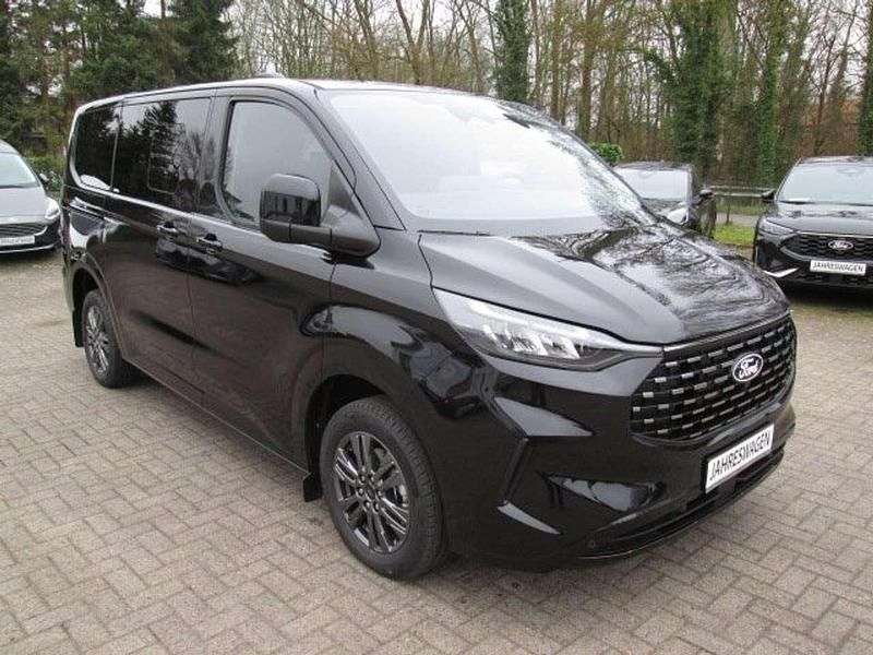 Neu Ford Tourneo Titanium 150 PS (110 kW) 2026 Agateblack Van / Kleinbus