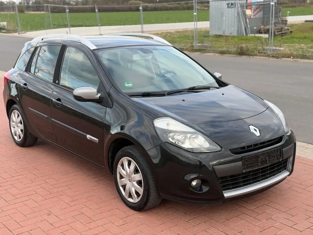 Gebraucht Renault Clio GrandTour Night&Day 75 PS (55 kW) 2011 Schwarz Kombi
