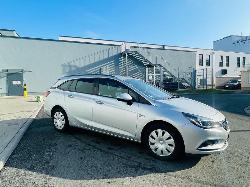 Gebraucht Opel Astra Edition 136 PS (100 kW) 2019 Silber Kombi