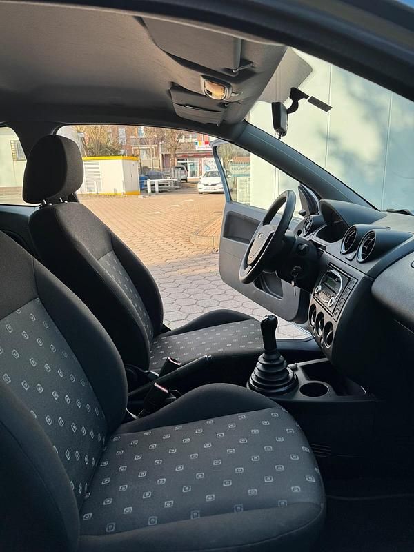 Gebraucht Ford Fiesta 70 PS (51 kW) 2005 Blau Kleinwagen