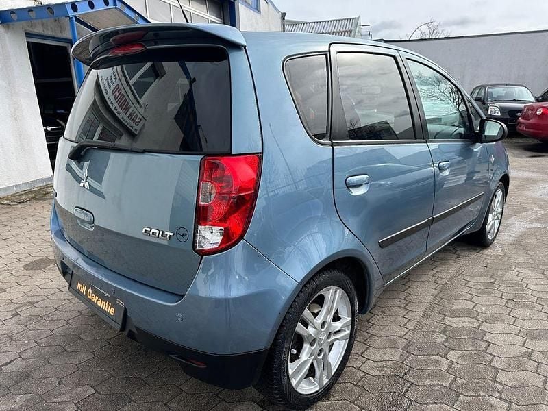 Gebraucht Mitsubishi Colt Intense 95 PS (69 kW) 2010 Blau Kleinwagen