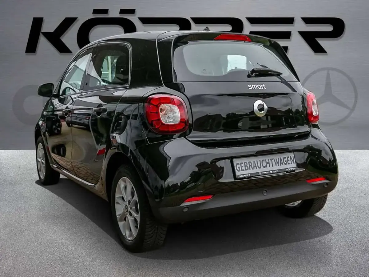 Używany Smart ForFour 71 KM (52 kW) 2019 Czarny Hatchback