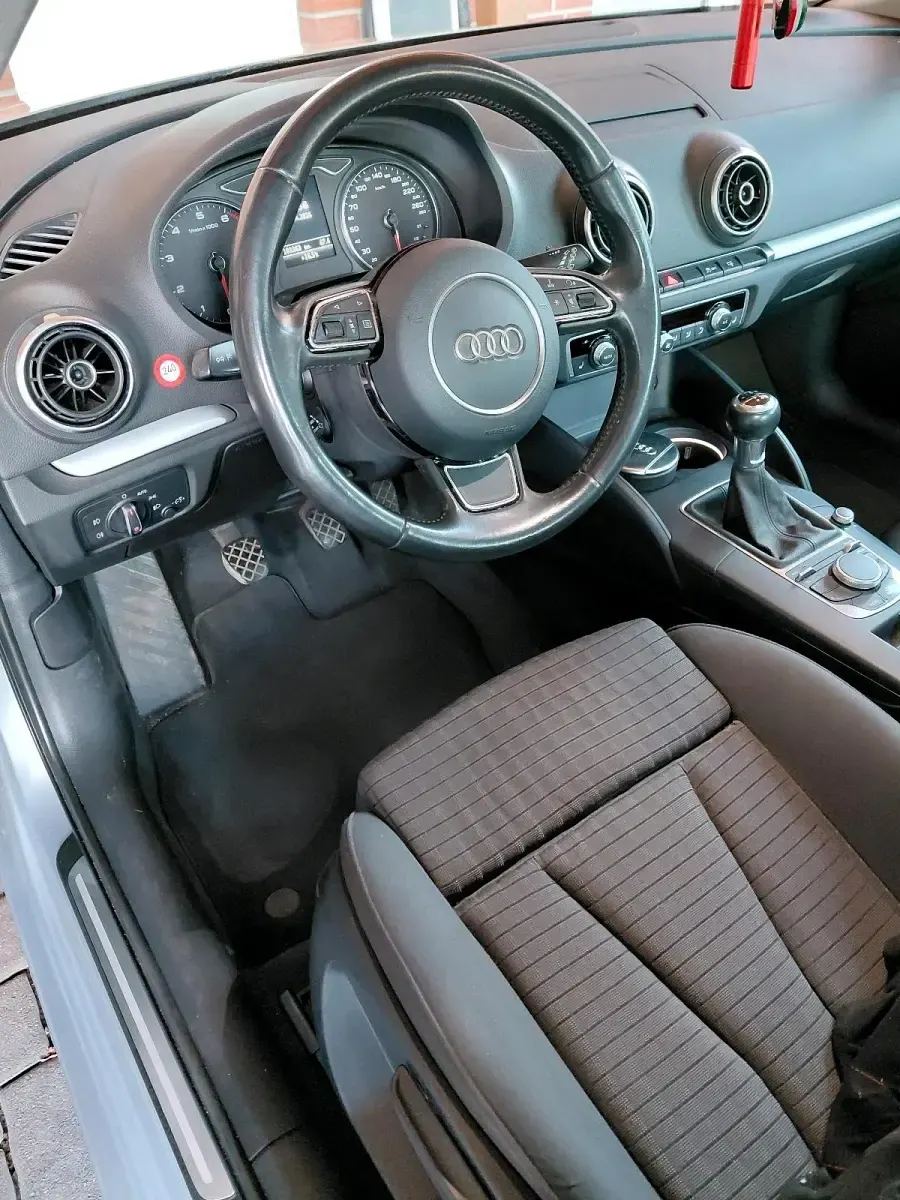 Gebraucht Audi A3 Ambition 125 PS (91 kW) 2014 Silber Limousine