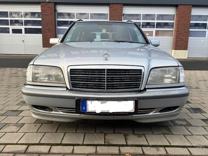 Schwarz Gebraucht 1998 Mercedes C280 Kombi | 3.490 € (Fairer Preis) - Bild 1/4