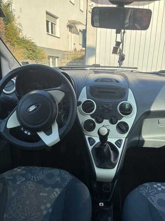 Gebraucht Ford Ka 69 PS (50 kW) 2015 Grau Kleinwagen