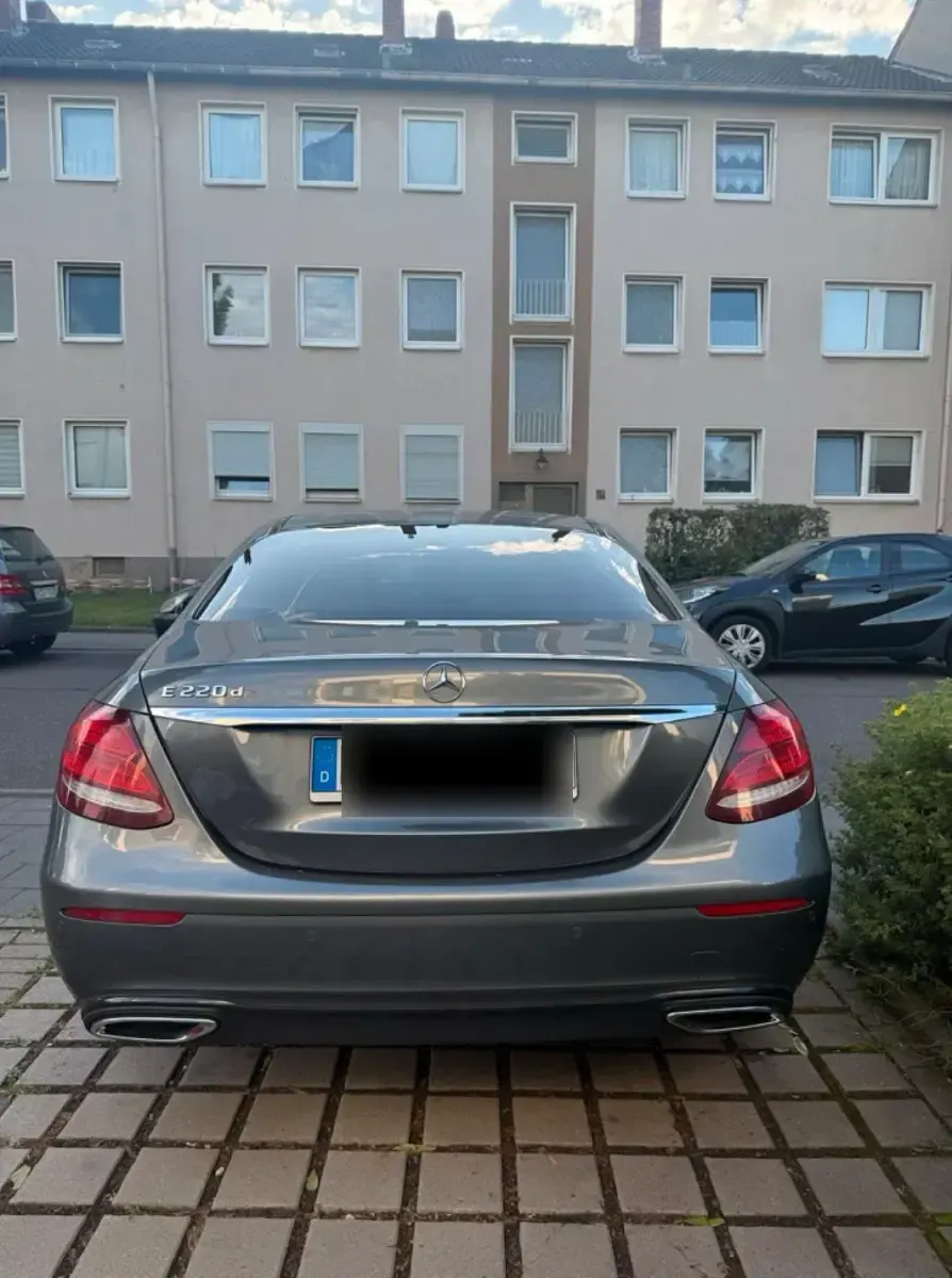 Gebraucht Mercedes 220 195 PS (143 kW) 2019 Silber Limousine
