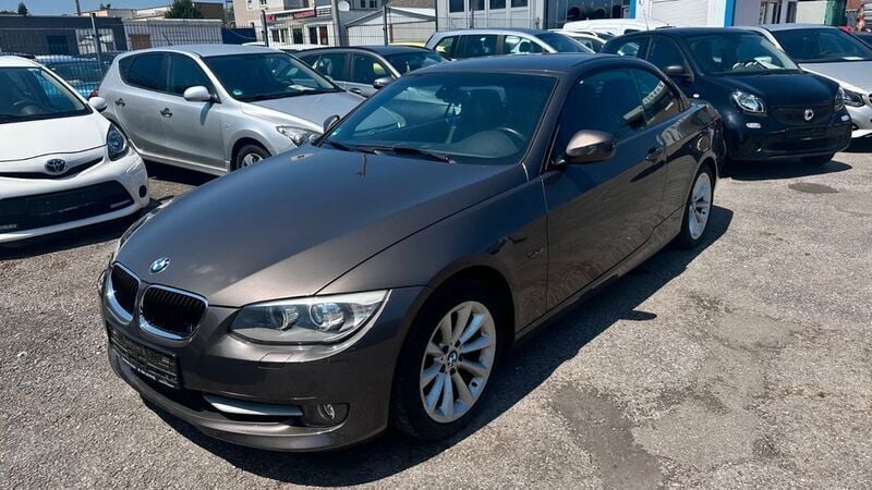 Braun Gebraucht 2012 BMW 318 Cabriolet Cabrio | 10.900 € (Guter Preis) - Bild 1/4