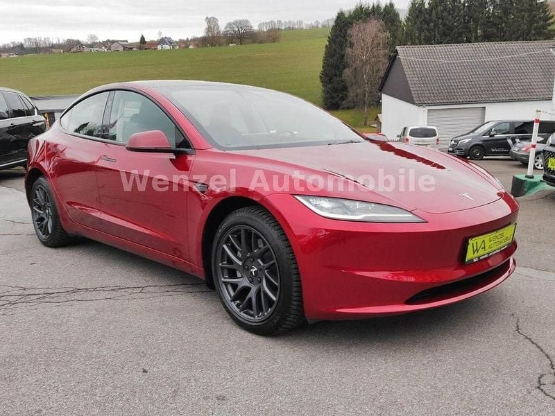 Gebraucht Tesla Model 3 RWD 208 kW (283 PS) 2024 Rot Limousine