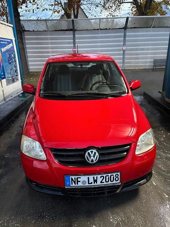 Rot Gebraucht 2008 VW Fox Kleinwagen | 1.300 € (Fairer Preis) - Bild 1/4