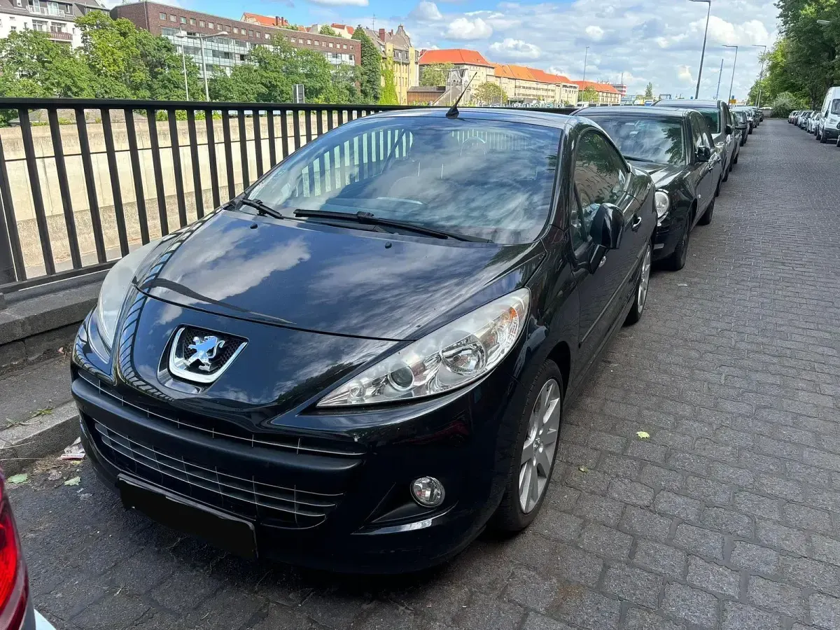 Gebraucht Peugeot 207 CC 120 PS (88 kW) 2010 Schwarz Cabrio