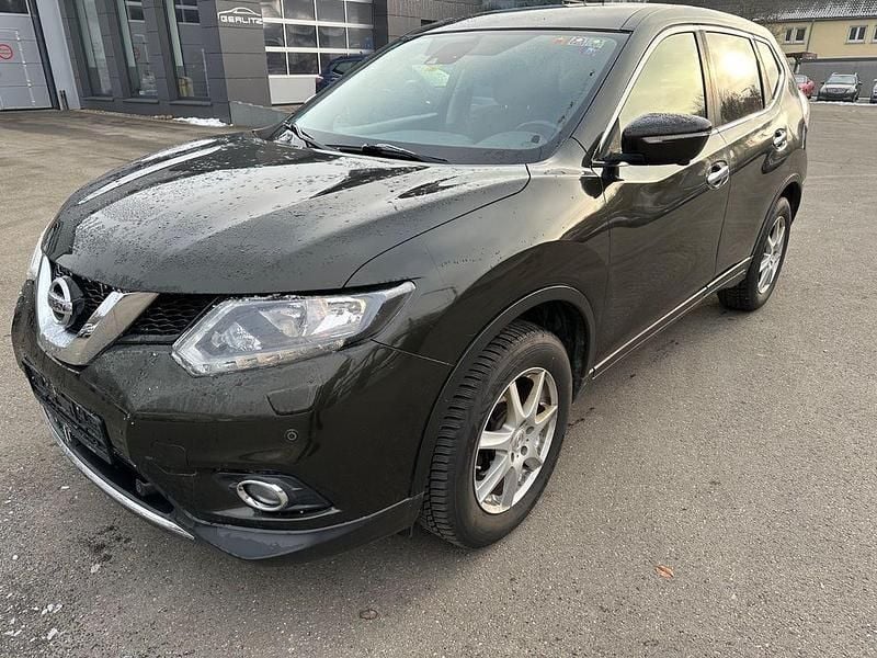 Schwarz Gebraucht 2015 Nissan X-Trail Tekna SUV | 9.490 € (Guter Preis) - Bild 1/4