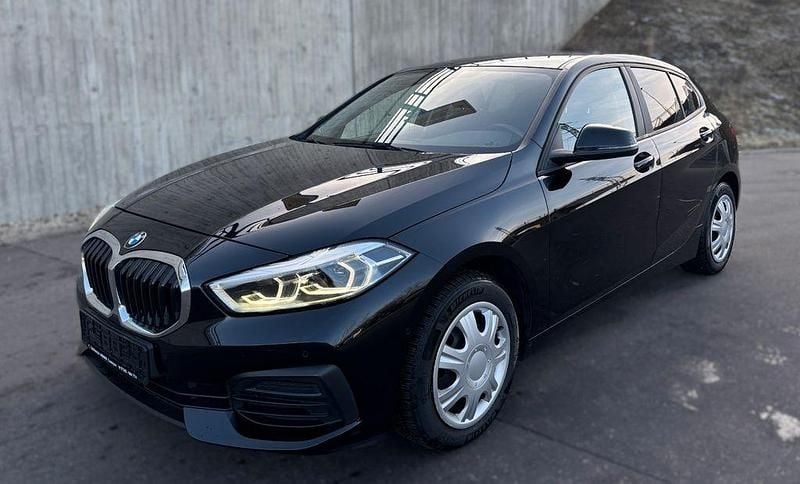Schwarz Gebraucht 2021 BMW 118 Advantage Kleinwagen | 14.200 € (Fairer Preis) - Bild 1/4
