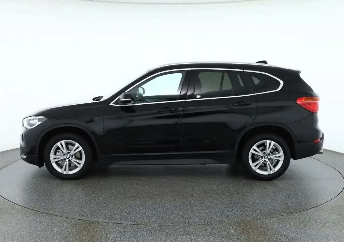 Second-hand BMW X1 Advantage 140 CP (102 kW) 2018 Negru SUV