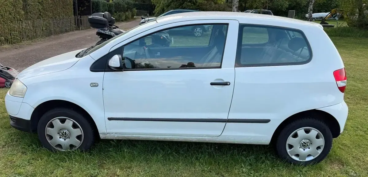 Używany VW Fox 54 KM (39 kW) 2006 Biały Hatchback