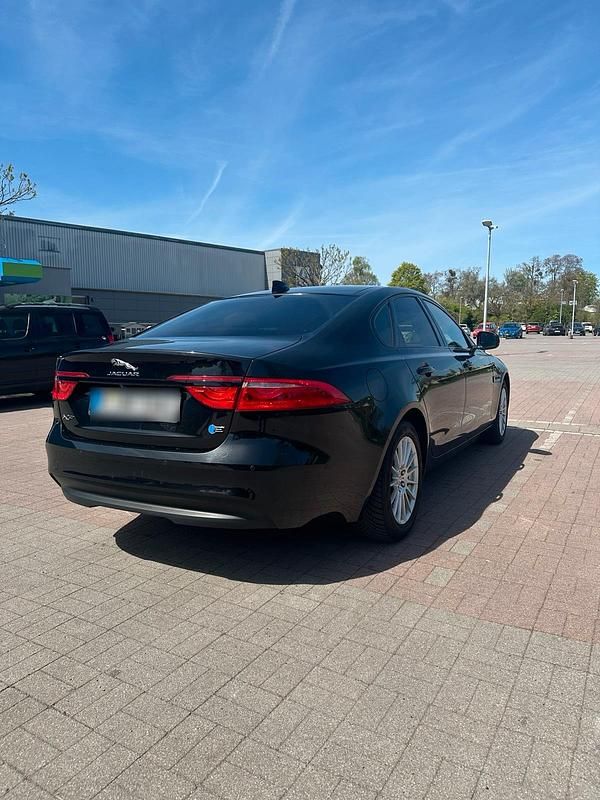 Second-hand Jaguar XF 2019 Negru Berlinǎ
