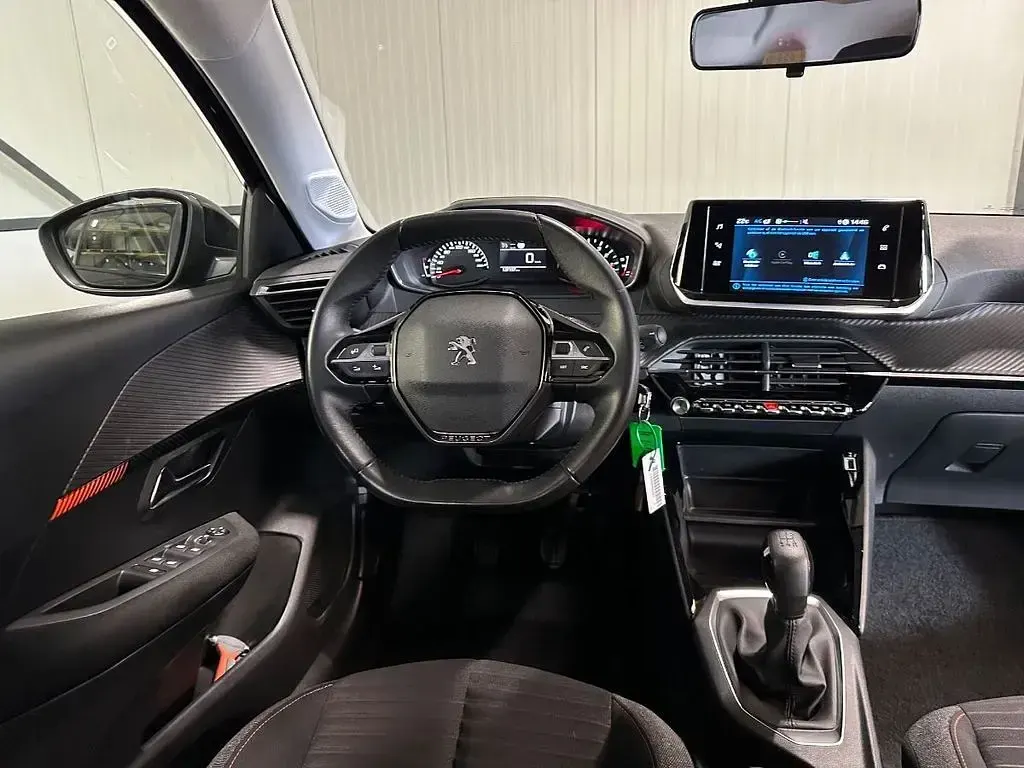Gebraucht Peugeot 208 Active 73 PS (53 kW) 2022 Schwarz Kleinwagen