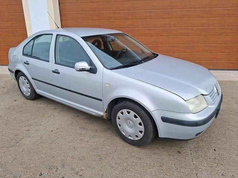 Silber Gebraucht 1999 VW Bora Limousine | 350 € (Superpreis) - Bild 1/4