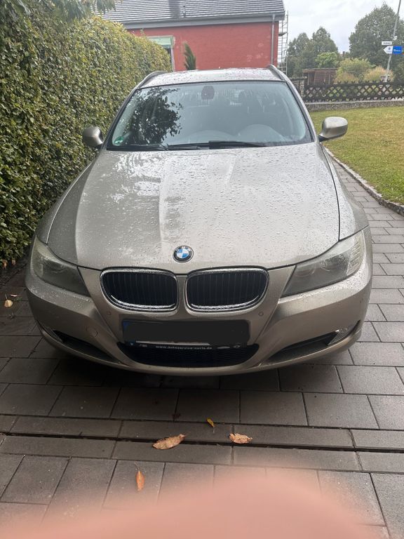Braun Gebraucht 2011 BMW 320 Kombi | 6.999 € (Teuer) - Bild 1/4