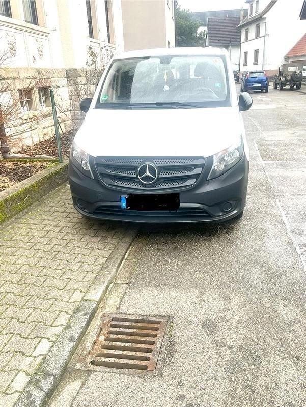 Gebraucht Mercedes Vito 114 PS (83 kW) 2017 Weiß Van