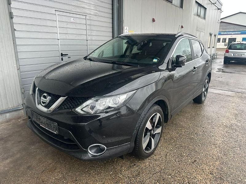 Gebraucht Nissan Qashqai 131 PS (96 kW) 2016 Schwarz SUV