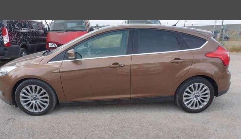Braun Gebraucht 2012 Ford Focus Titanium X Kombi | 5.990 € (Fairer Preis) - Bild 1/4