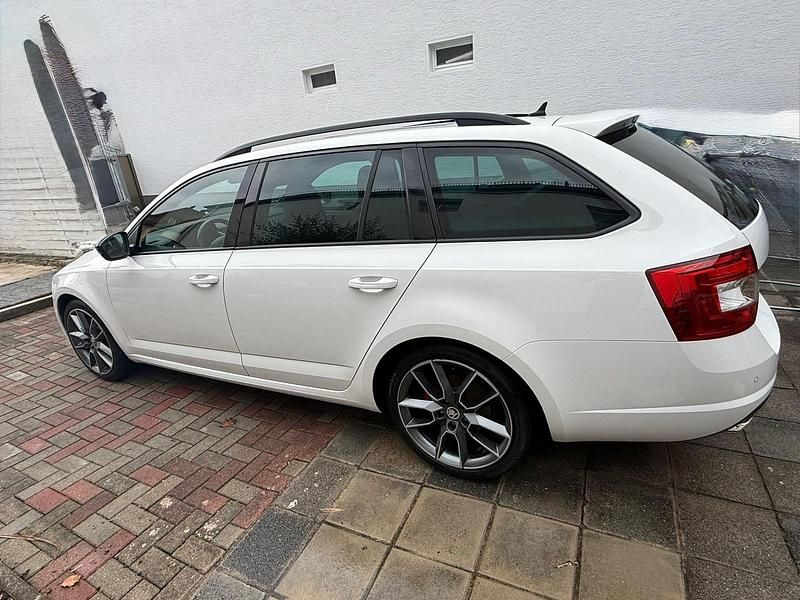 Gebraucht Skoda Octavia RS 220 PS (161 kW) 2016 Weiß Kleinwagen