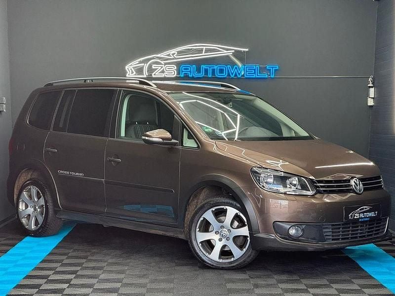 Gebraucht VW Touran Cross 140 PS (102 kW) 2011 Braun Van / Kleinbus
