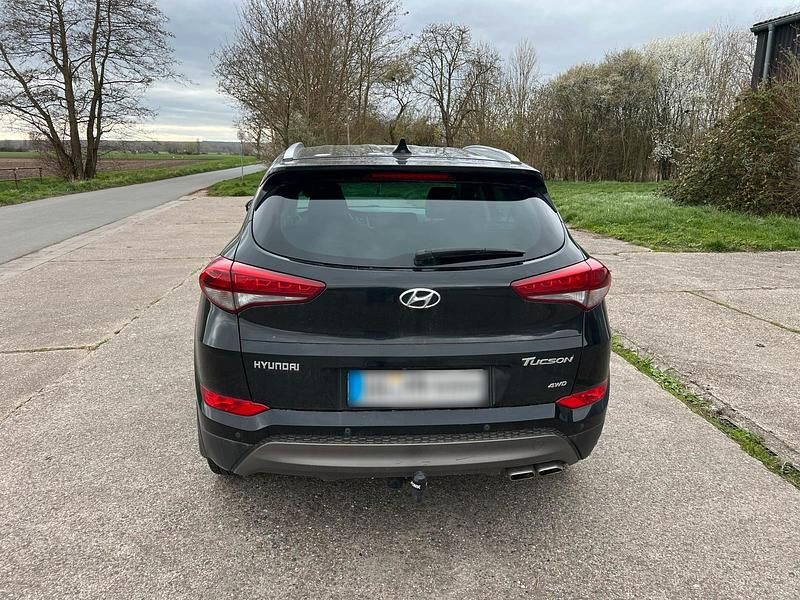 Gebraucht Hyundai Tucson 150 PS (110 kW) 2016 Schwarz SUV