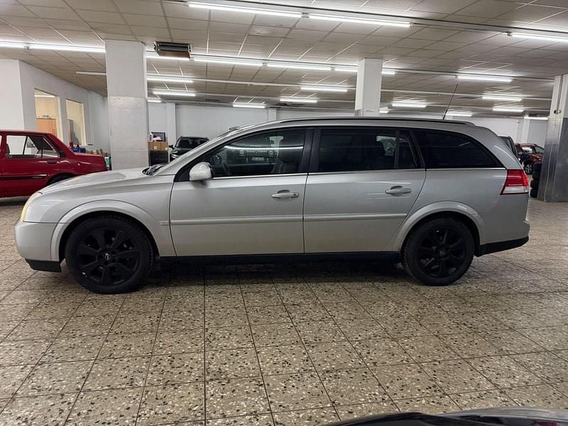 Gebraucht Opel Vectra Elegance 122 PS (89 kW) 2004 Silber Kombi
