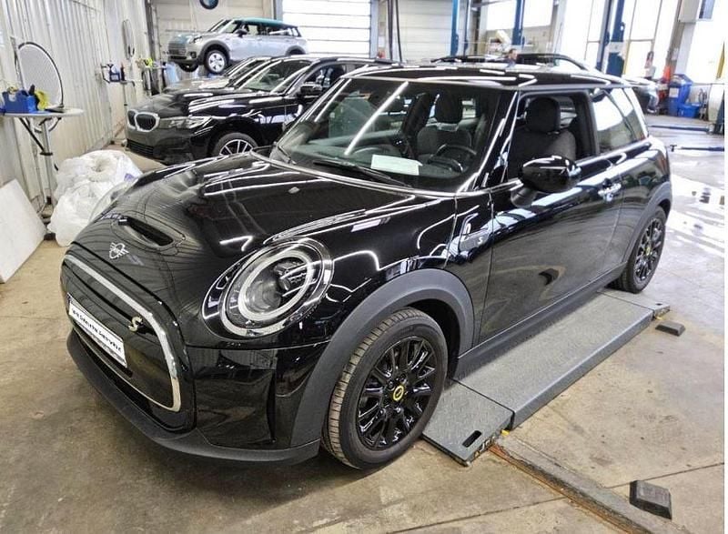 Gebraucht Mini Cooper SE Classic 135 kW (184 PS) 2022 Schwarz Kleinwagen