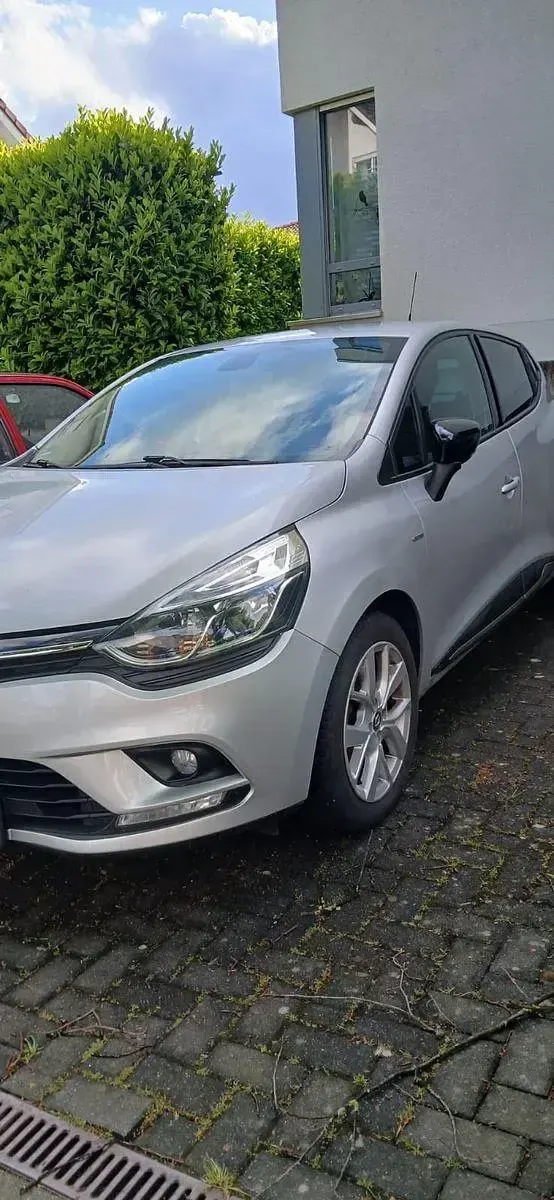 Gebraucht Renault Clio IV LIMITED 73 PS (53 kW) 2018 Silber Kleinwagen