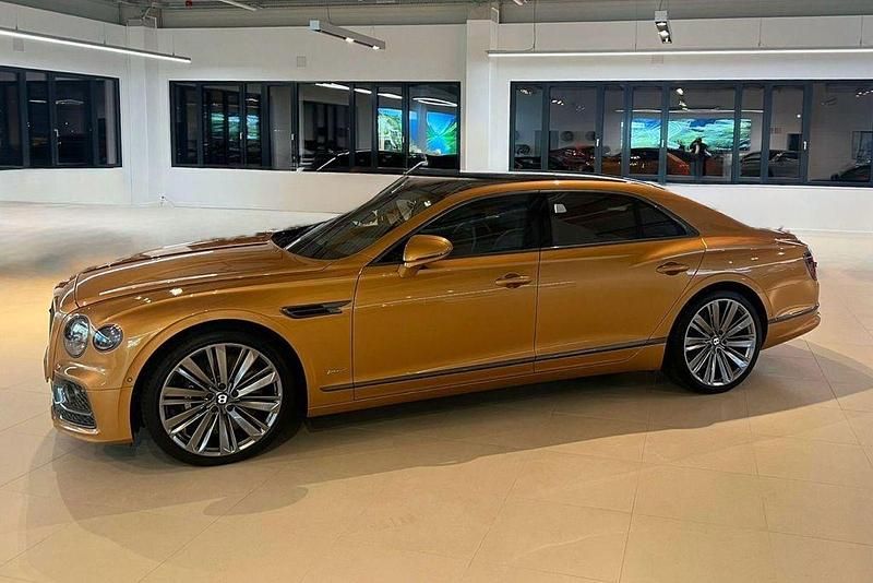 Gebraucht Bentley Flying Spur 635 PS (467 kW) 2024 Gold Limousine