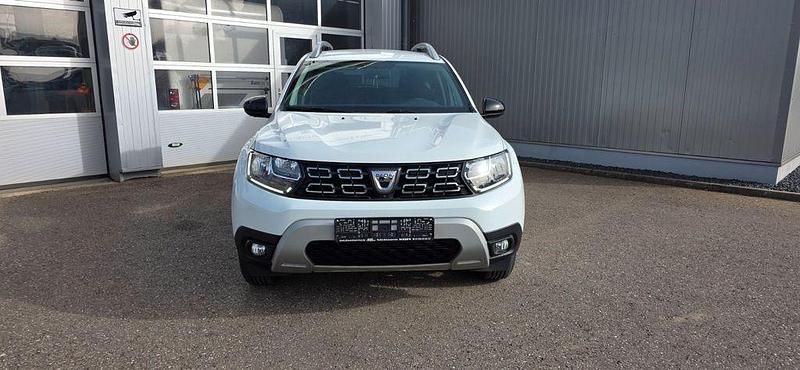 Gebraucht Dacia Duster Celebration 150 PS (110 kW) 2021 Weiß SUV
