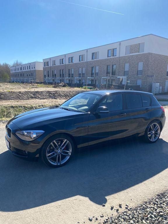Gebraucht BMW 116 190 PS (139 kW) 2012 Schwarz Kleinwagen